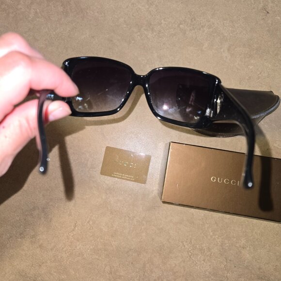 Black Gucci Glasses - Picture 4 of 5